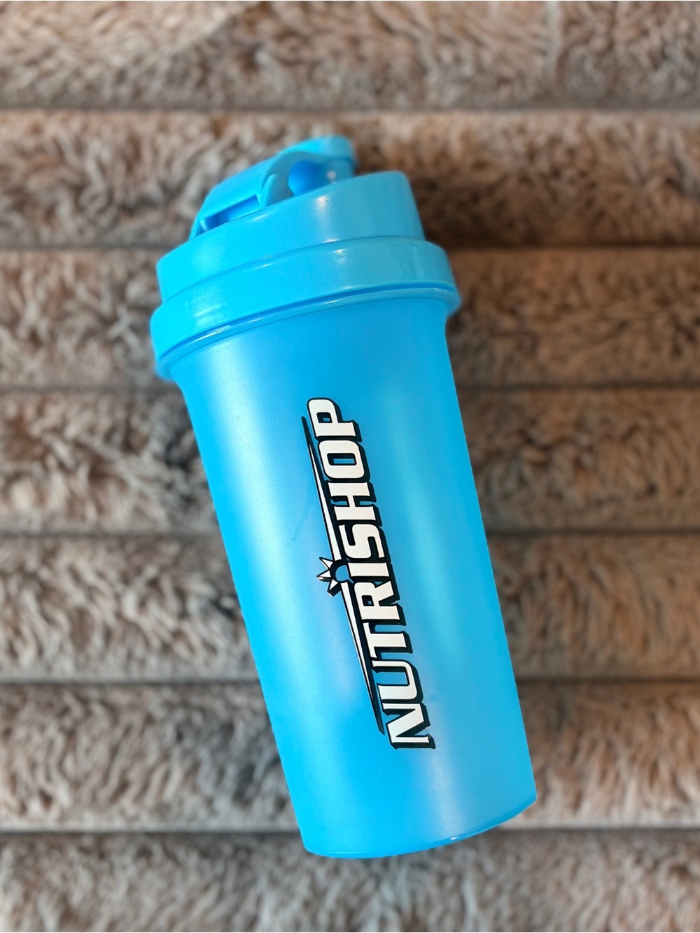 Nutrishop blue shaker cup